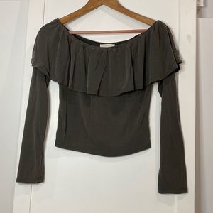 Vestique Off the Shoulder Longsleeve Top